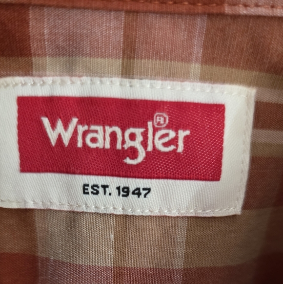 Wrangler Plaid Casual Button Down Shirt - Picture 2 of 5